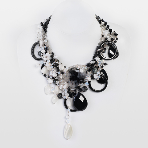 Korino I - Black Gem Neckpiece
