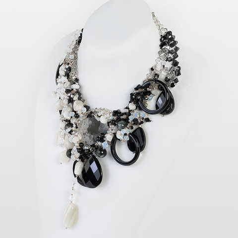Korino I - Black Gem Neckpiece